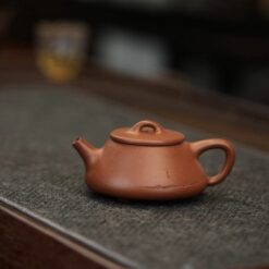 Ấm tử sa Thạch Biều