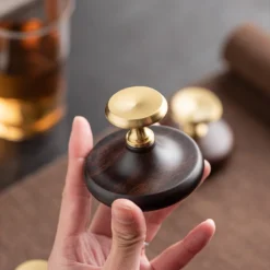 Đế Gác Nắp Ấm Tử Sa Gỗ Mun Miệng Đồng | Phụ Kiện Trà Đạo 8 vn 11134207 7ra0g maawo21458qr41