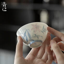 Chén trà thanh kỷ vẽ tay